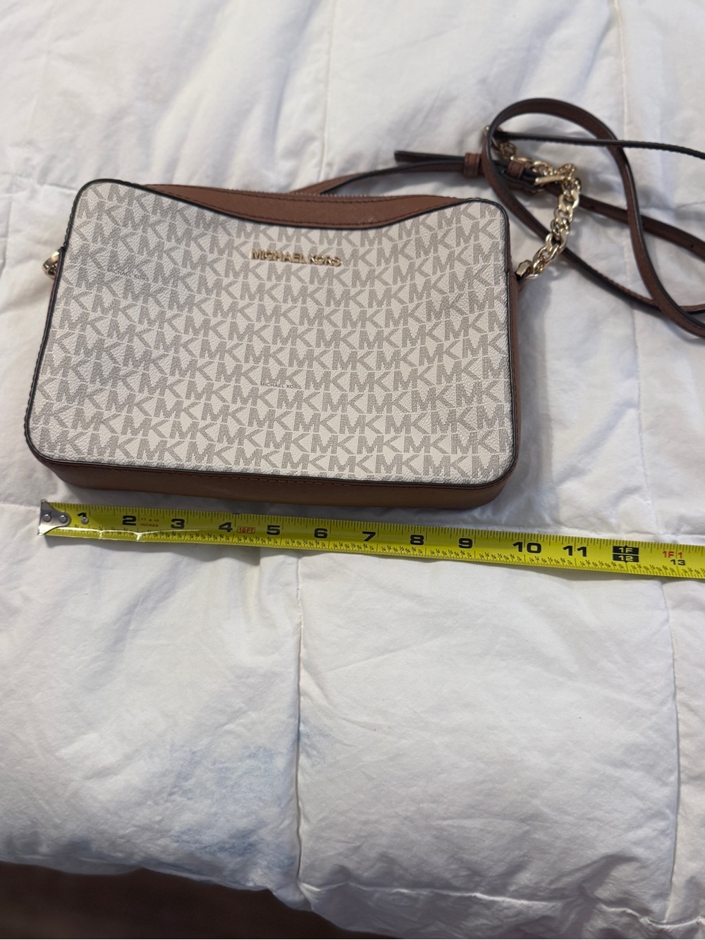 Michael Kors White Wallet and Brown Logo Crossbody Bag Set - Picture 5 of 6